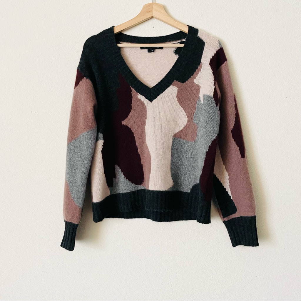 Skull Cashmere Small 100% Cashmere Vneck Camo Combo Knit Sweater
